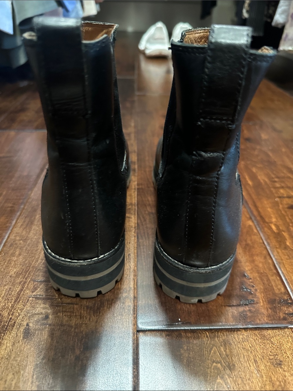 Black leather Chelsea boots - Picture 2 of 6